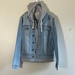 Sun & Stone Perfect Light Denim Jacket 
25.27.04EB